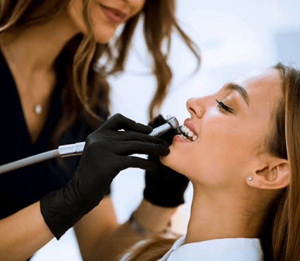 5 Tips For Maintaining Cosmetic Dentistry Results At Home