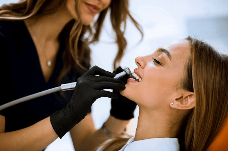 5 Tips For Maintaining Cosmetic Dentistry Results At Home